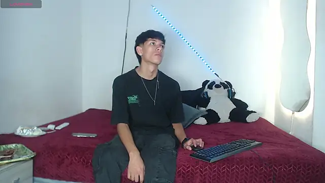 Snapshot of the_murderer chatting on 03/13/25, 03:00 the murderer online show from 03/13/25, 03:00