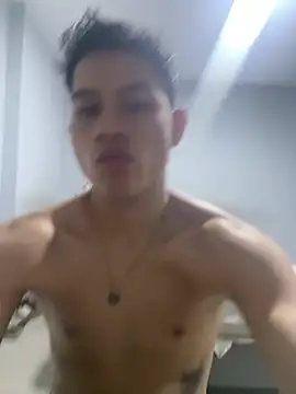 Snapshot of Maxhotmen chatting on 02/10/25, 09:04 Maxhotmen online show from 02/10/25, 09:04