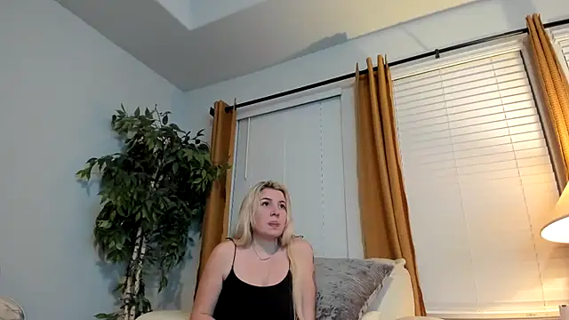 Snapshot of kaliii_jones chatting on 02/15/25, 12:26 kaliii jones online show from 02/15/25, 12:26