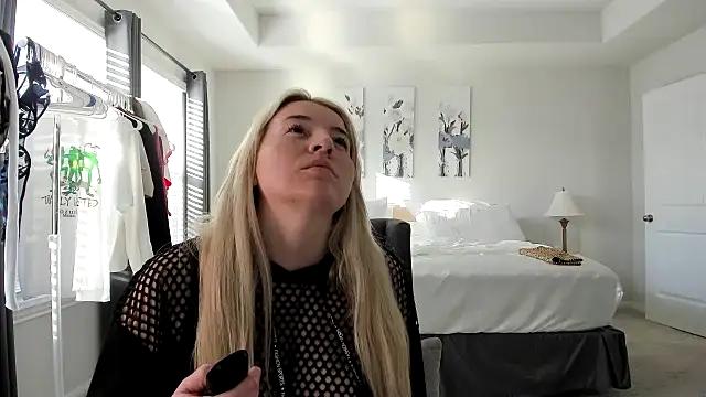 Snapshot of kaliii_jones chatting on 03/19/25, 11:36 kaliii jones online show from 03/19/25, 11:36