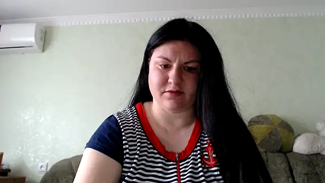 Snapshot of KiraSwee chatting on 09/10/25, 08:36 KiraSwee online show from 09/10/25, 08:36