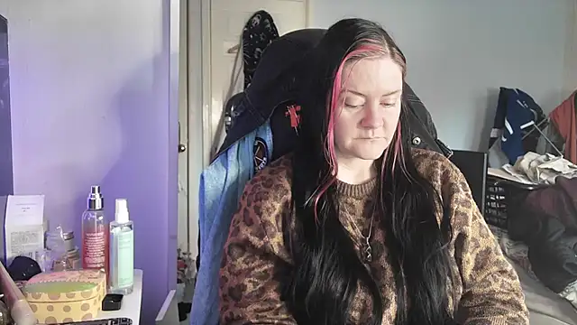 Snapshot of AureliaXOX chatting on 11/16/25, 02:11 AureliaXOX online show from 11/16/25, 02:11