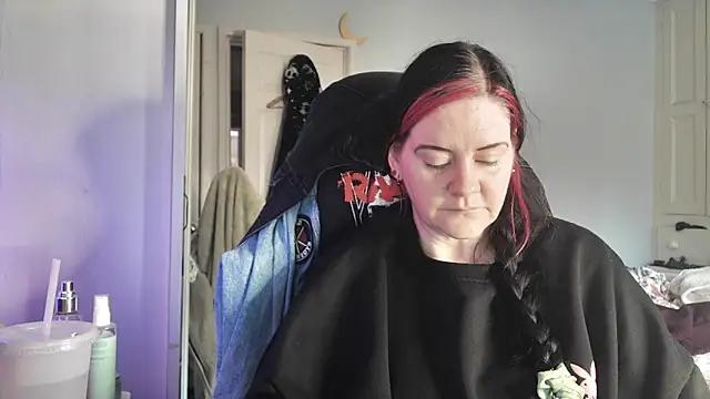 Snapshot of AureliaXOX chatting on 11/18/25, 09:25 AureliaXOX online show from 11/18/25, 09:25