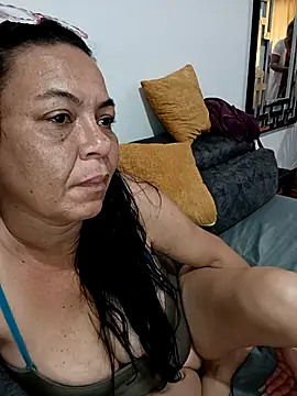 Snapshot of thefuckingowneroftits chatting on 11/10/25, 11:20 thefuckingowneroftits online show from 11/10/25, 11:20