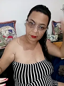 Snapshot of thefuckingowneroftits chatting on 11/20/25, 12:11 thefuckingowneroftits online show from 11/20/25, 12:11