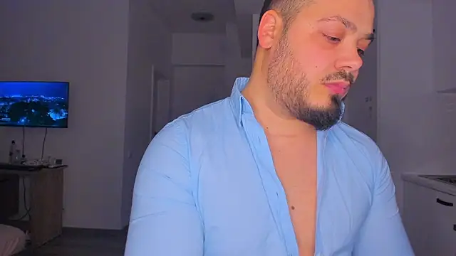 Snapshot of ZackMasterss chatting on 02/17/25, 12:10 ZackMasterss online show from 02/17/25, 12:10