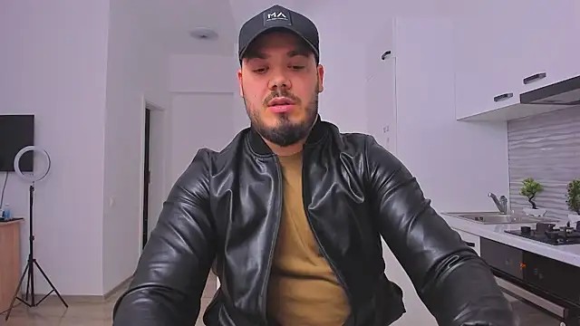 Snapshot of ZackMasterss chatting on 02/24/25, 01:35 ZackMasterss online show from 02/24/25, 01:35