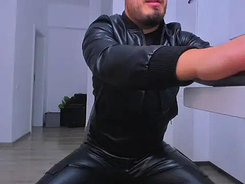 Snapshot of ZackMasterss chatting on 11/10/25, 12:09 ZackMasterss online show from 11/10/25, 12:09