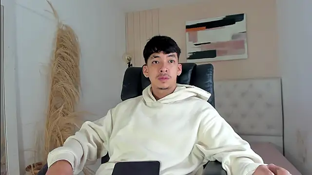 ISAAC CRYSTON online show from 11/05/25, 07:47