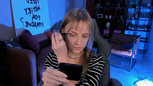 Snapshot of KiraMontoya chatting on 11/02/25, 05:37 KiraMontoya online show from 11/02/25, 05:37