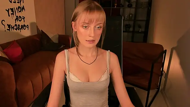 Snapshot of KiraMontoya chatting on 11/13/25, 05:34 KiraMontoya online show from 11/13/25, 05:34