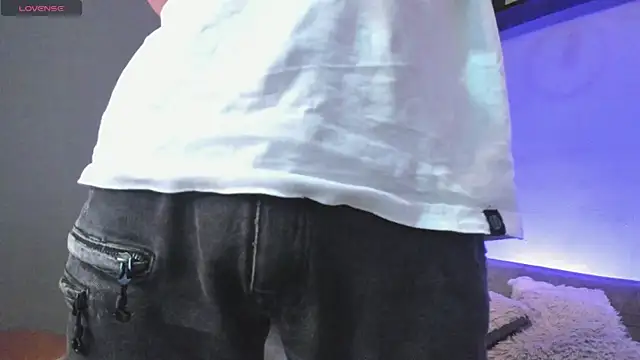 Golden-Boyy online show from 02/28/25, 06:09