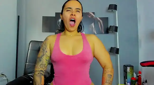 karlyjons12 online show from 03/03/25, 01:31