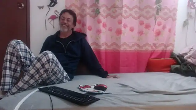 jeans and emma online show from 03/16/25, 08:32