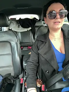 Loveblackzilla online show from 11/11/25, 03:34