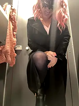 Loveblackzilla online show from 11/25/25, 01:11