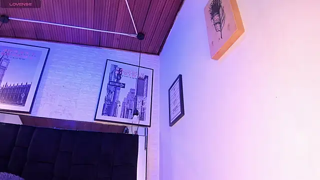 tylla  online show from 11/11/25, 03:28