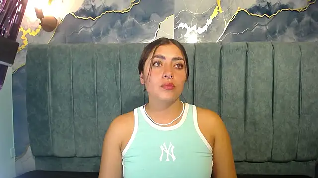 Emmaa dia online show from 10/22/25, 02:45