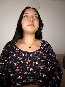 Snapshot of CuteHarper chatting on 10/21/25, 02:34 CuteHarper online show from 10/21/25, 02:34