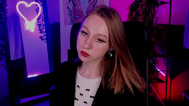 Snapshot of DariaTate chatting on 02/16/25, 09:15 DariaTate online show from 02/16/25, 09:15