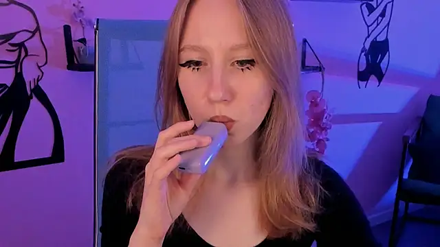Snapshot of DariaTate chatting on 09/18/25, 02:30 DariaTate online show from 09/18/25, 02:30