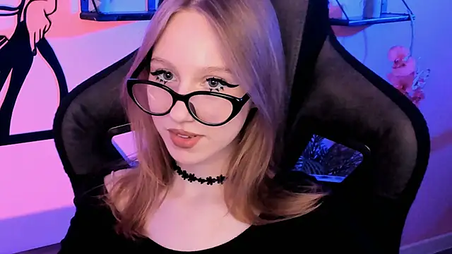 Snapshot of DariaTate chatting on 10/19/25, 11:33 DariaTate online show from 10/19/25, 11:33
