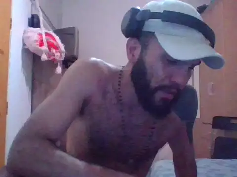 Snapshot of navalhadellatorre chatting on 10/06/25, 06:11 navalhadellatorre online show from 10/06/25, 06:11