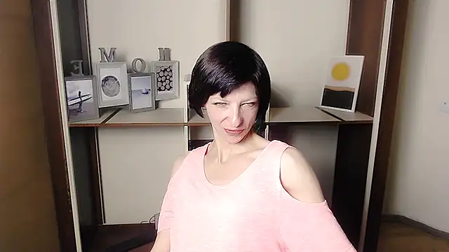 Snapshot of _AngeliaFlow_ chatting on 09/11/25, 06:46 AngeliaFlow online show from 09/11/25, 06:46