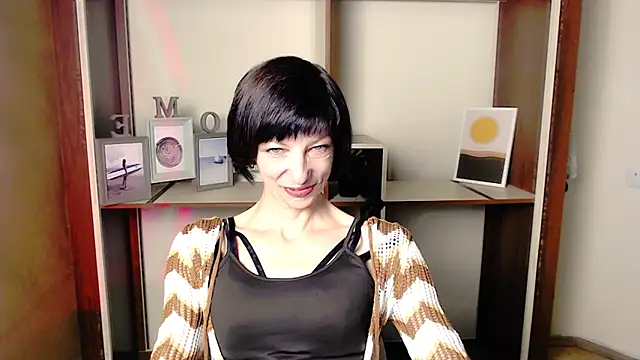 Snapshot of _AngeliaFlow_ chatting on 09/30/25, 06:51 AngeliaFlow online show from 09/30/25, 06:51