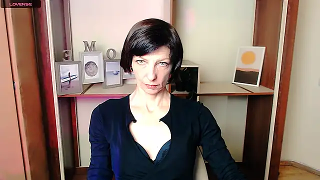 Snapshot of _AngeliaFlow_ chatting on 10/06/25, 08:56 AngeliaFlow online show from 10/06/25, 08:56