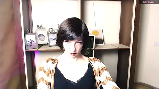  AngeliaFlow  online show from 10/31/25, 07:31