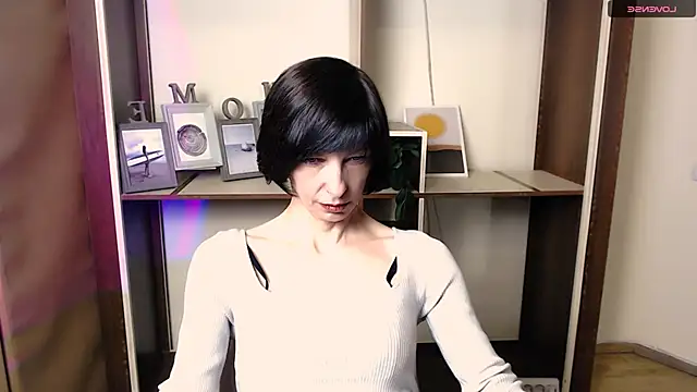  AngeliaFlow  online show from 11/01/25, 07:43