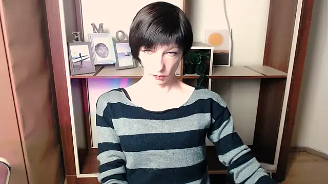  AngeliaFlow  online show from 11/13/25, 08:13