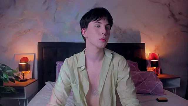 AdrianoAubert online show from 11/15/25, 03:52