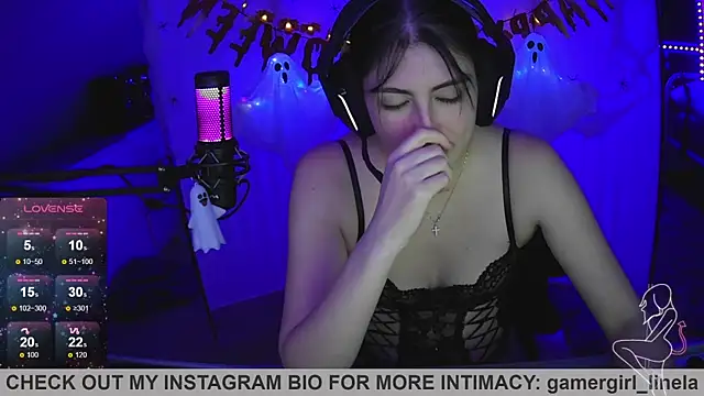 Snapshot of Gamergirl-Linela chatting on 10/23/25, 08:51 Gamergirl-Linela online show from 10/23/25, 08:51