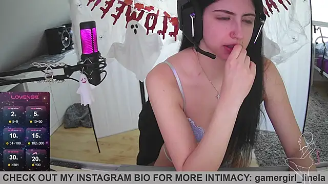 Snapshot of Gamergirl-Linela chatting on 10/27/25, 01:59 Gamergirl-Linela online show from 10/27/25, 01:59