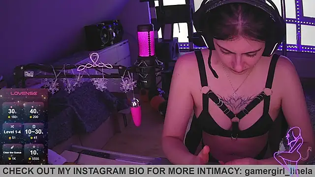 Snapshot of Gamergirl-Linela chatting on 11/09/25, 02:04 Gamergirl-Linela online show from 11/09/25, 02:04