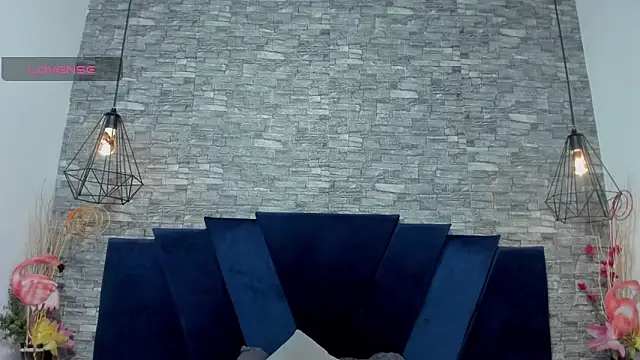 Sophia Brunett online show from 10/11/25, 12:04