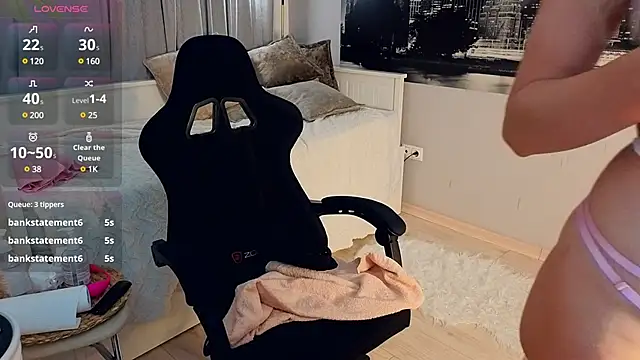 Nicole Hampton online show from 02/17/25, 12:10