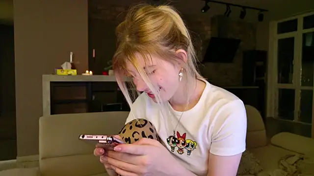Snapshot of Bella_amory chatting on 03/06/25, 11:09 Bella amory online show from 03/06/25, 11:09