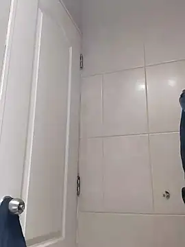 Snapshot of MaiPandora chatting on 10/20/25, 03:07 MaiPandora online show from 10/20/25, 03:07