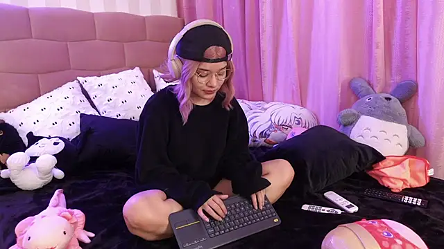 NataliaNovak online show from 10/06/25, 08:17