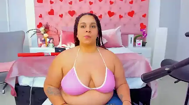 Snapshot of KourtneyEvans chatting on 02/11/25, 04:56 KourtneyEvans online show from 02/11/25, 04:56