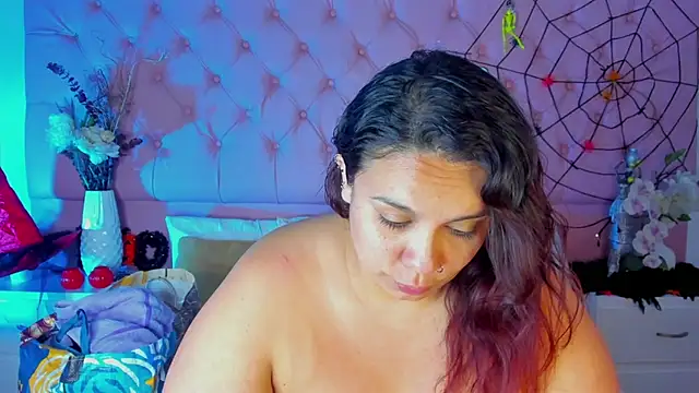 KourtneyEvans online show from 10/28/25, 04:53