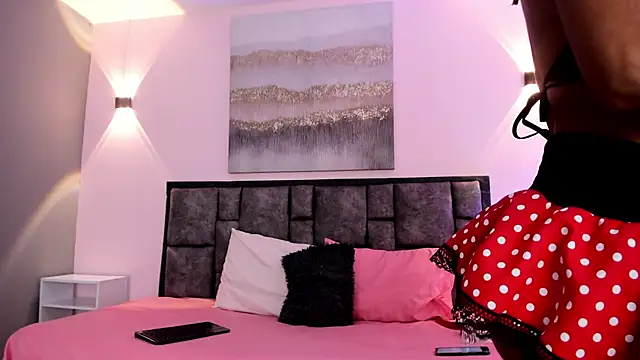 Snapshot of AdelaLust chatting on 10/15/25, 04:01 AdelaLust online show from 10/15/25, 04:01