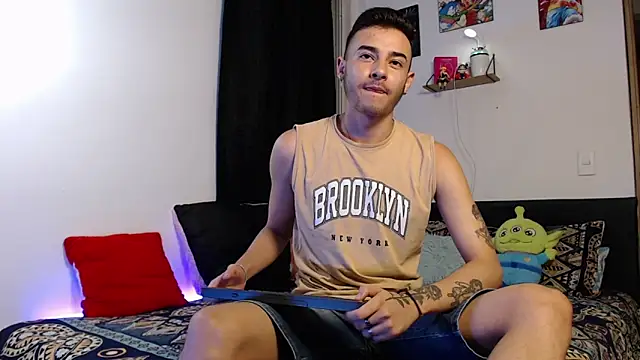 kyle clint07 online show from 11/08/25, 11:14