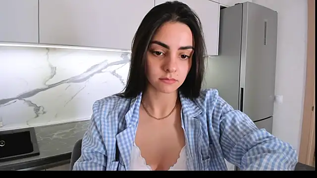 Snapshot of EmiliaZen chatting on 02/11/25, 01:51 EmiliaZen online show from 02/11/25, 01:51