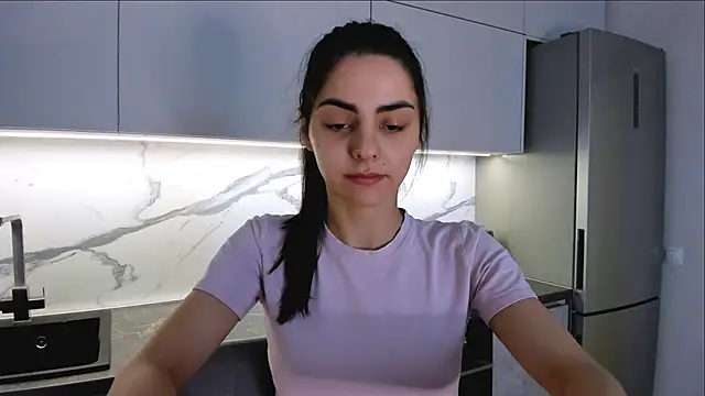 Snapshot of EmiliaZen chatting on 03/04/25, 01:17 EmiliaZen online show from 03/04/25, 01:17