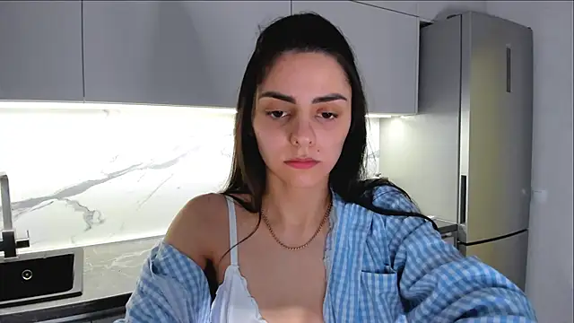 Snapshot of EmiliaZen chatting on 03/07/25, 09:17 EmiliaZen online show from 03/07/25, 09:17