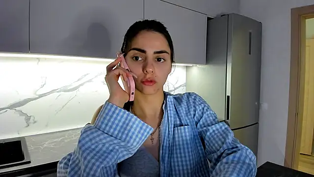 Snapshot of EmiliaZen chatting on 03/18/25, 05:31 EmiliaZen online show from 03/18/25, 05:31